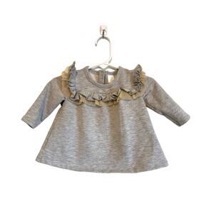 Nordstrom gray ruffled sweatshirt gold detail snaps warm soft Stretch Size 3mo
